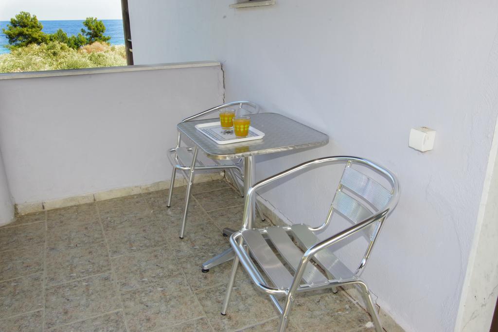 Athina Hotel Koinira Exterior photo
